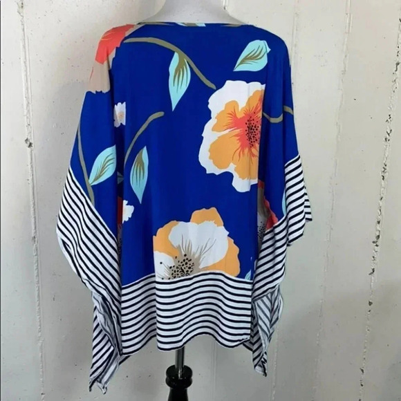 Stylus‎ 1X Plus-size multi-color floral with stripes tunic - Picture 8 of 9